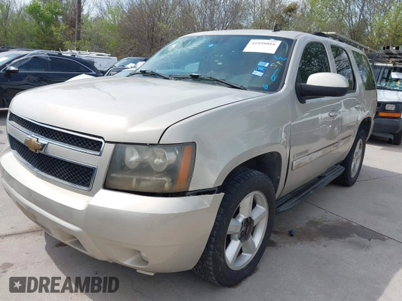 2007 Chevrolet Tahoe LS z VIN 1GNFC13J97R308812, wystawiony jako IAAI lot #41898016 z przebiegiem 178 559 mil mil oraz . Historia ofert i sprzedaży dostępna na DreamBid. Obrazek 13.
