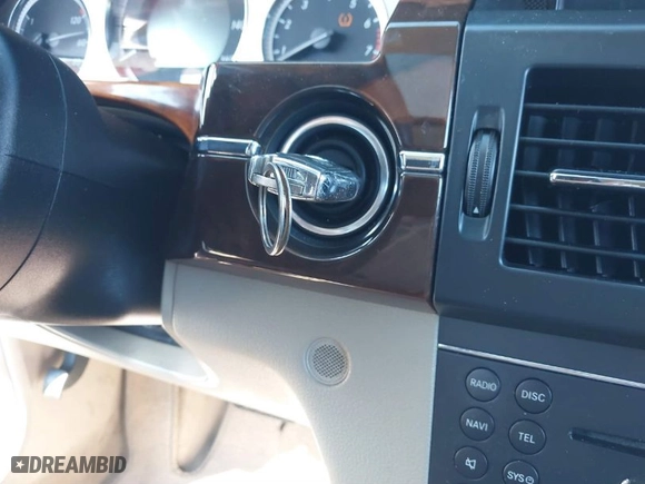 2010 Mercedes-Benz GLK-Class GLK 350 with VIN WDCGG8HB6AF430185, listed as a IAAI auction lot 41913739 with 111,502 mi miles. Bid and sale history available at carsss.com. Image 11.