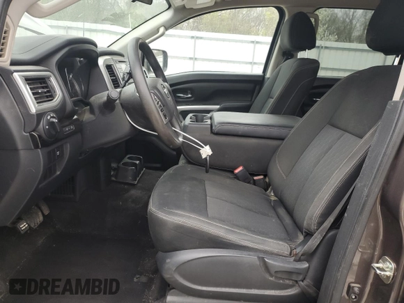 2017 Nissan Titan SV z VIN 1N6AA1EJ2HN538803, wystawiony jako Copart lot #48893625 z przebiegiem 166 415 mil mil oraz Szkoda całkowita • Salvage title. Historia ofert i sprzedaży dostępna na DreamBid. Obrazek 7.