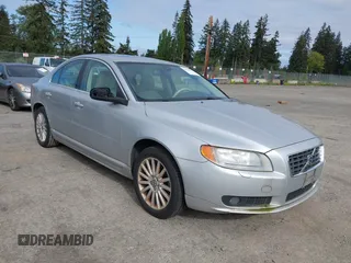 2008 Volvo S80 3.2L with VIN YV1AS982081078979, listed as a IAAI auction lot 42136831 with 196,871 mi miles. Bid and sale history available at carsss.com. Image 1.