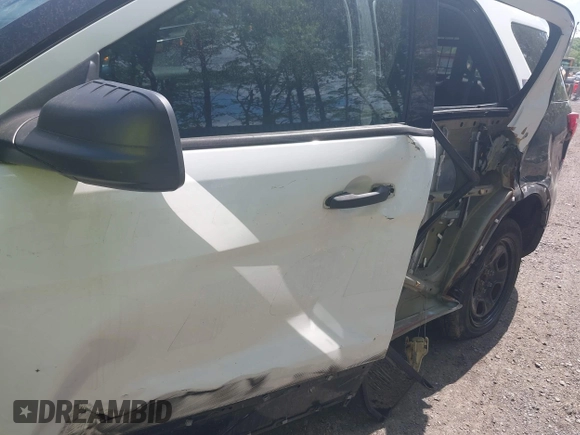2016 Ford Police Interceptor Utility z VIN 1FM5K8AR3GGB36826, wystawiony jako IAAI lot #42177474 z przebiegiem 65 464 mil mil oraz . Historia ofert i sprzedaży dostępna na DreamBid. Obrazek 6.