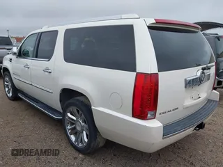 2007 Cadillac Escalade ESV with VIN 1GYFK66887R202024, listed as a IAAI auction lot 41841337 with 185,085 mi miles and . Bid and sale history available at DreamBid. Image 3.