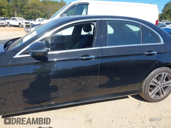 2021 Mercedes-Benz E 350 with VIN W1KZF8EB0MA947219, listed as a IAAI auction lot 40617447 with 59,873 mi miles and . Bid and sale history available at DreamBid. Image 15.