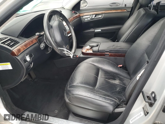 2008 Mercedes-Benz S 550 with VIN WDDNG71X08A235595, listed as a Copart auction lot 51145505 with 218,269 mi miles and Salvage Title. Bid and sale history available at DreamBid. Image 7.