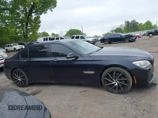 2013 BMW 7 Series 750Li z VIN WBAYE8C58DDE22378, wystawiony jako IAAI lot #42104967 z przebiegiem 156 421 mil mil oraz . Historia ofert i sprzedaży dostępna na DreamBid. Obrazek 13.