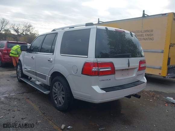 2009 Lincoln Navigator with VIN 5LMFU28519EJ01390, listed as a IAAI auction lot 40950017 with 168,469 mi miles. Bid and sale history available at carsss.com. Image 3.