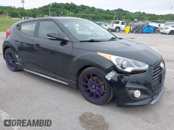 2013 Hyundai Veloster Turbo z VIN KMHTC6AE9DU097968, wystawiony jako IAAI lot #42307943 z przebiegiem 141 216 mil mil oraz . Historia ofert i sprzedaży dostępna na DreamBid. Obrazek 1.