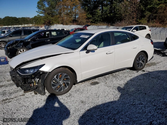 2021 Hyundai Sonata Hybrid Blue with VIN KMHL24JJ8MA030221, listed as a Copart auction lot 84486624 with 77,752 mi miles and Salvage Title. Bid and sale history available at carsss.com. Image 1.