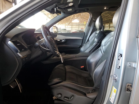 2018 Volvo XC90 R-Design with VIN YV4A22PM3J1211768, listed as a Copart auction lot 61493843 with 60,616 mi miles. Bid and sale history available at carsss.com. Image 7.