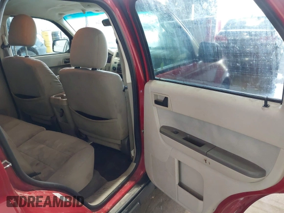 2010 Ford Escape XLT с VIN 1FMCU0D71AKD11964, выставлен на аукционе IAAI как лот 42185902 с пробегом 300 745 миль миль и . История ставок и продаж доступна на DreamBid. Изображение 8.