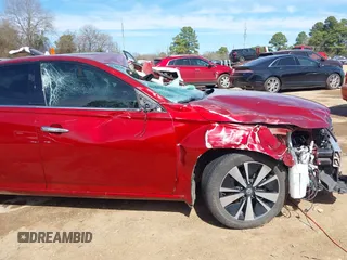 2019 Nissan Altima 2.5 SV with VIN 1N4BL4DV9KC218782, listed as a IAAI auction lot 41679464 with 112,195 mi miles. Bid and sale history available at carsss.com. Image 18.