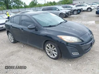2011 Mazda 3 S Sport z VIN JM1BL1U57B1470275, wystawiony jako IAAI lot #42297618 z przebiegiem 180 730 mil mil oraz . Historia ofert i sprzedaży dostępna na DreamBid. Obrazek 1.