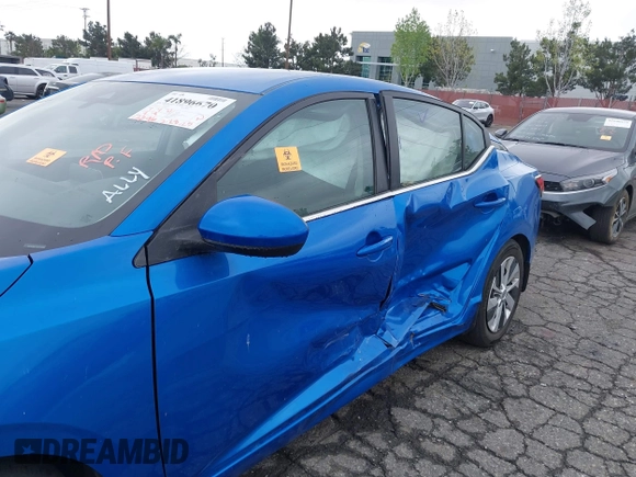 2022 Nissan Sentra SV with VIN 3N1AB8CV5NY268515, listed as a IAAI auction lot 41896670 with 12,396 mi miles and . Bid and sale history available at DreamBid. Image 6.