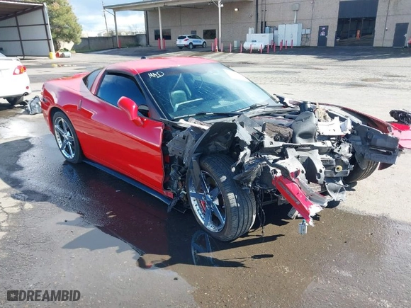 2005 Chevrolet Corvette with VIN 1G1YY24U855122094, listed as a IAAI auction lot 41777613 with 1 mi miles. Bid and sale history available at carsss.com. Image 1.