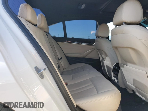 2019 BMW 5 Series 530e с VIN WBAJA9C54KB389629, выставлен на аукционе Copart как лот 52256265 с пробегом 112 642 миль миль и Списание • Salvage title. История ставок и продаж доступна на DreamBid. Изображение 10.