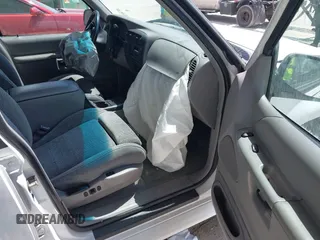 1995 Ford Explorer Eddie Bauer z VIN 1FMDU34X8SUC30858, wystawiony jako IAAI lot #41899260 z przebiegiem 85 842 mil mil oraz . Historia ofert i sprzedaży dostępna na DreamBid. Obrazek 5.