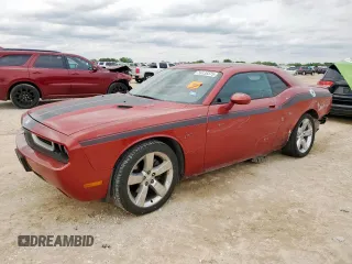 2010 Dodge Challenger R/T z VIN 2B3CJ5DT9AH172943, wystawiony jako Copart lot #59138375 z przebiegiem Nie podano mil oraz Szkoda całkowita • Salvage title. Historia ofert i sprzedaży dostępna na DreamBid. Obrazek 1.