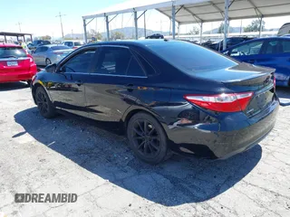 2017 Toyota Camry XLE z VIN 4T1BF1FK6HU370827, wystawiony jako IAAI lot #41870412 z przebiegiem 95 975 mil mil oraz . Historia ofert i sprzedaży dostępna na DreamBid. Obrazek 3.