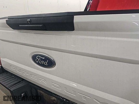 2018 Ford F-250 XLT with VIN 1FTBF2B61JEB24898, listed as a IAAI auction lot 42854197 with 108,352 mi miles and . Bid and sale history available at DreamBid. Image 3.