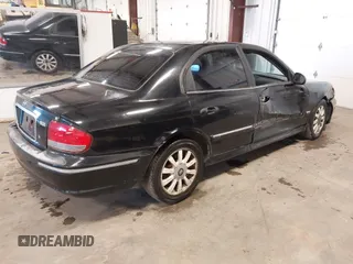 2003 Hyundai Sonata GLS with VIN KMHWF35H33A782779, listed as a IAAI auction lot 41702937 with 285,264 mi miles. Bid and sale history available at carsss.com. Image 4.