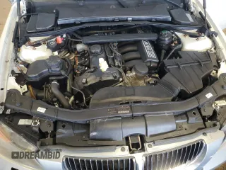 2009 BMW 3 Series 328i z VIN WBAPH57509NM32770, wystawiony jako Copart lot #54171475 z przebiegiem 179 642 mil mil oraz Szkoda całkowita • Salvage title. Historia ofert i sprzedaży dostępna na DreamBid. Obrazek 11.
