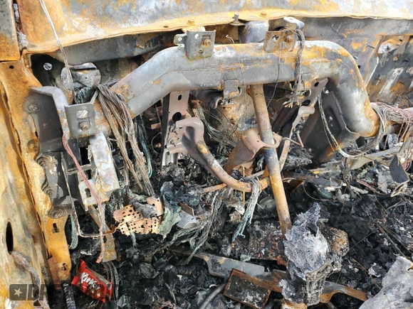 2014 GMC Sierra 1500 SLT z VIN 3GTU2VEC3EG470277, wystawiony jako Copart lot #52968965 z przebiegiem Nie podano mil oraz Szkoda całkowita • Salvage title. Historia ofert i sprzedaży dostępna na DreamBid. Obrazek 9.