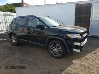 2020 Jeep Compass Latitude with VIN 3C4NJDBB2LT251702, listed as a Copart auction lot 72506304 with 94,675 mi miles and Clean Title. Bid and sale history available at DreamBid. Image 4.