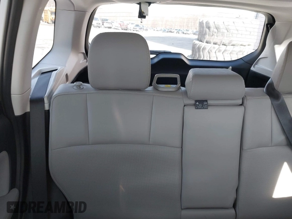 2018 Subaru Forester Limited with VIN JF2SJAJC2JH535484, listed as a IAAI auction lot 41587820 with 91,917 mi miles. Bid and sale history available at carsss.com. Image 8.