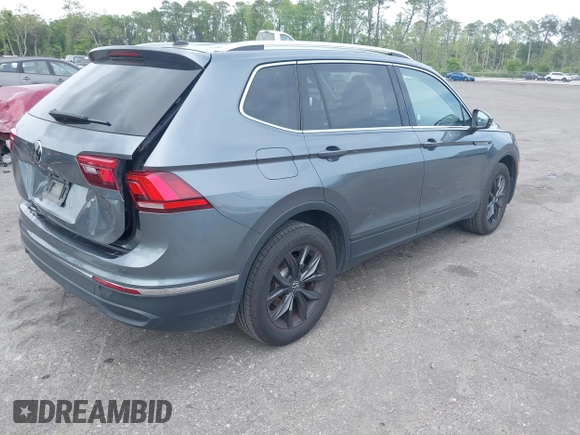 2024 Volkswagen Tiguan SE with VIN 3VV3B7AX8RM134486, listed as a IAAI auction lot 42095457 with 21,295 mi miles and . Bid and sale history available at DreamBid. Image 4.