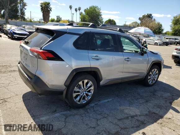 2020 Toyota RAV4 XLE Premium with VIN 2T3C1RFV4LW079612, listed as a Copart auction lot 47587375 with 40,218 mi miles and Salvage Title. Bid and sale history available at carsss.com. Image 3.