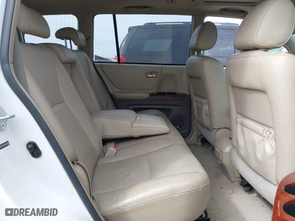 2004 Toyota Highlander with VIN JTEEP21A640067014, listed as a IAAI auction lot 41828054 with 255,796 mi miles. Bid and sale history available at carsss.com. Image 8.