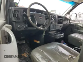 2010 GMC Savana z VIN 1GD1G2AA9A1901569, wystawiony jako Copart lot #81084424 z przebiegiem 162 381 mil mil oraz Szkoda całkowita • Salvage title. Historia ofert i sprzedaży dostępna na DreamBid. Obrazek 8.