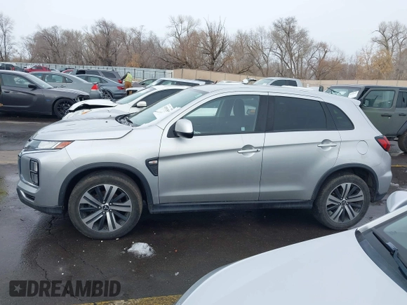 2020 Mitsubishi Outlander Sport ES 2.0 with VIN JA4AR3AU7LU024588, listed as a IAAI auction lot 41591589 with 117,495 mi miles. Bid and sale history available at carsss.com. Image 14.
