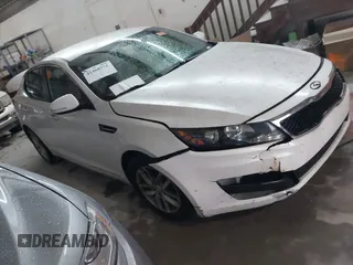 2013 Kia Optima LX with VIN KNAGM4A77D5400536, listed as a IAAI auction lot 41460372 with 84,560 mi miles. Bid and sale history available at carsss.com. Image 1.