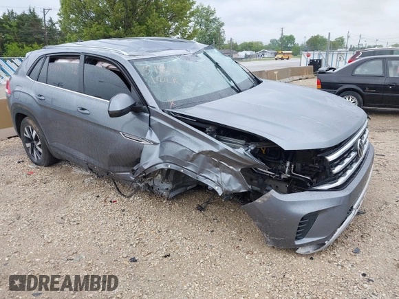 2022 Volkswagen Atlas SE with VIN 1V2LC2CA1NC203536, listed as a IAAI auction lot 42310598 with 28,724 mi miles and . Bid and sale history available at DreamBid. Image 1.