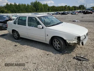 2000 Volvo S70 z VIN YV1LS61J2Y2667079, wystawiony jako Copart lot #69458774 z przebiegiem Nie podano mil oraz Szkody całkowita. Historia ofert i sprzedaży dostępna na DreamBid. Obrazek 4.