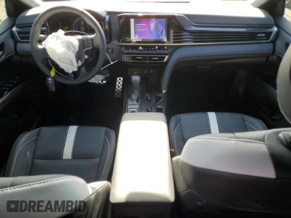 2025 Toyota Camry LE z VIN 4T1DAACK1SU539963, wystawiony jako Copart lot #57273015 z przebiegiem 991 mil mil oraz Szkoda całkowita • Salvage title. Historia ofert i sprzedaży dostępna na DreamBid. Obrazek 8.