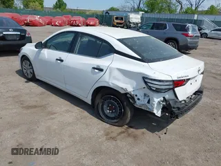 2024 Nissan Sentra S z VIN 3N1AB8BV2RY289474, wystawiony jako IAAI lot #42119543 z przebiegiem 17 576 mil mil oraz . Historia ofert i sprzedaży dostępna na DreamBid. Obrazek 3.
