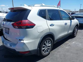 2020 Nissan Rogue SV with VIN JN8AT2MT6LW003230, listed as a IAAI auction lot 41925623 with 115,920 mi miles. Bid and sale history available at carsss.com. Image 4.