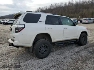 2017 Toyota 4Runner SR5 with VIN JTEBU5JR2H5475036, listed as a Copart auction lot 40812653 with 105,379 mi miles. Bid and sale history available at carsss.com. Image 3.