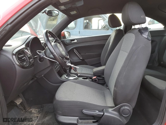 2019 Volkswagen Beetle S with VIN 3VWFD7AT3KM708711, listed as a Copart auction lot 82218764 with 98,387 mi miles and Salvage Title. Bid and sale history available at carsss.com. Image 7.