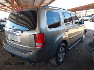 2011 Honda Pilot EX with VIN 5FNYF3H4XBB028225, listed as a IAAI auction lot 41873192 with 155,556 mi miles and . Bid and sale history available at carsss.com. Image 4.
