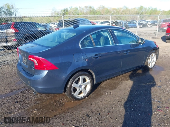 2013 Volvo S60 T5 with VIN YV1612FH3D2189120, listed as a IAAI auction lot 41971644 with 63,423 mi miles. Bid and sale history available at carsss.com. Image 4.