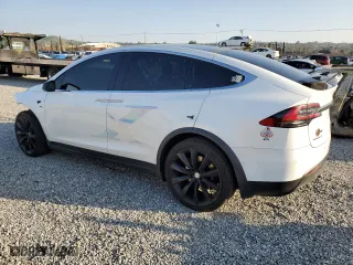 2016 Tesla Model X 70D with VIN 5YJXCBE28GF006734, listed as a Copart auction lot 43322703 with 143630 miles. Bid and sale history available at carsss.com. Image 2.
