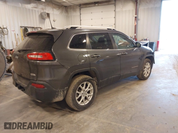 2016 Jeep Cherokee Latitude z VIN 1C4PJMCS6GW101471, wystawiony jako IAAI lot #41919576 z przebiegiem 113 492 mil mil oraz . Historia ofert i sprzedaży dostępna na DreamBid. Obrazek 4.