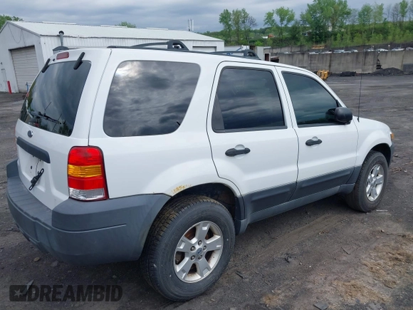 2005 Ford Escape XLT with VIN 1FMYU93135KA52035, listed as a IAAI auction lot 42224967 with 185,397 mi miles and . Bid and sale history available at DreamBid. Image 4.