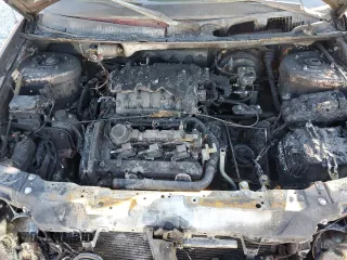 2005 Kia Sedona LX with VIN KNDUP132056683645, listed as a Copart auction lot 86584104 with 0 mi miles and Salvage Title. Bid and sale history available at carsss.com. Image 12.