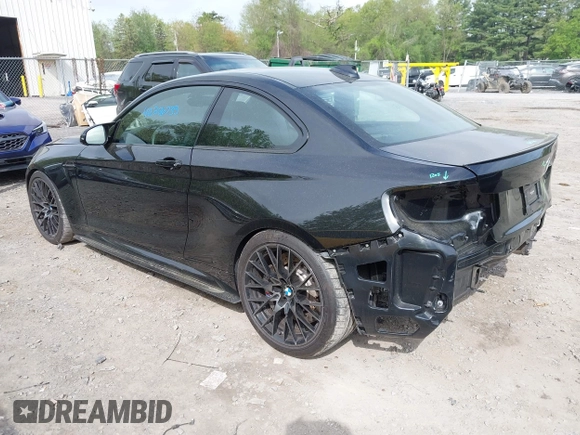 2021 BMW M2 Competition z VIN WBS2U7C05M7J18701, wystawiony jako IAAI lot #42256735 z przebiegiem 12 976 mil mil oraz . Historia ofert i sprzedaży dostępna na DreamBid. Obrazek 3.