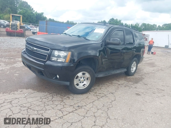 2014 Chevrolet Tahoe LT z VIN 1GNSKBE02ER133795, wystawiony jako IAAI lot #42335322 z przebiegiem 217 292 mil mil oraz . Historia ofert i sprzedaży dostępna na DreamBid. Obrazek 20.