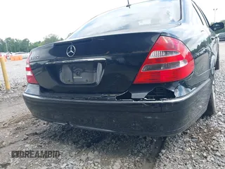 2005 Mercedes-Benz E 500 z VIN WDBUF70J85A683972, wystawiony jako IAAI lot #42400796 z przebiegiem 227 867 mil mil oraz . Historia ofert i sprzedaży dostępna na DreamBid. Obrazek 6.